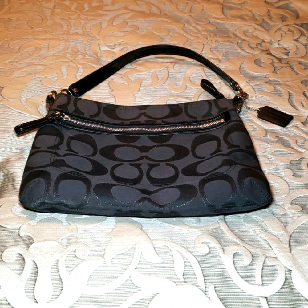 Authentic Coach Signature Jacquard Poppy black shoulder bag
